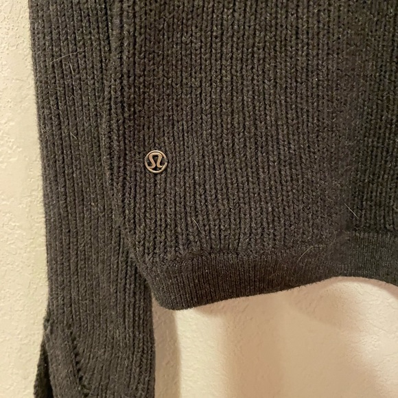 𝅺Lululemon The Better Heathered grey sweater - Picture 4 of 4